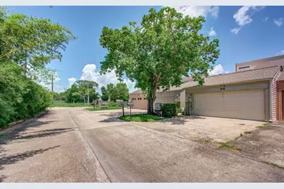 74 Cayenne Common, Lake Jackson, TX 77566 - Photo 37