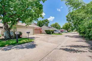 74 Cayenne Common, Lake Jackson, TX 77566 - Photo 37