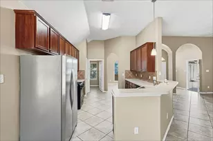 2225 Highland Hills Dr, Conroe, TX 77304 - Photo 3