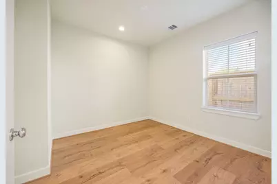 6302 Chelsea Falls Lane, Houston, TX 77008 - Photo 3
