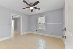 909 28th St, Galveston, TX 77550 - Photo 11