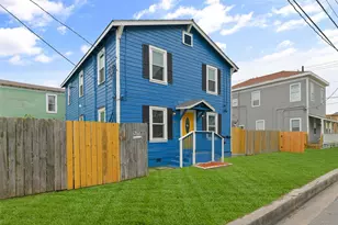 909 28th St, Galveston, TX 77550 - Photo 39