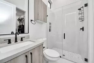 5905 Fairdale Ln, Houston, TX 77057 - Photo 33