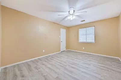 914 Chase Creek Circle, Bacliff, TX 77518 - Photo 27