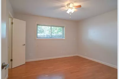 7914 Braes Meadow Drive, Houston, TX 77071 - Photo 33