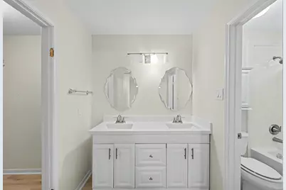 117 N Woodstock Circle Drive, The Woodlands, TX 77381 - Photo 11