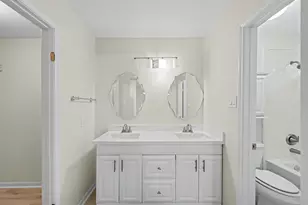 117 N Woodstock Cir Dr, The Woodlands, TX 77381 - Photo 11