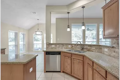 14 Bay Chapel Court, The Woodlands, TX 77385 - Photo 11