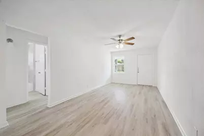 5111 Clover Street #B, Houston, TX 77033 - Photo 5