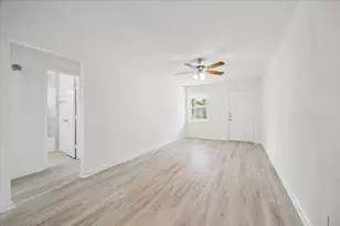5111 Clover St, Houston, TX 77033 - Photo 5