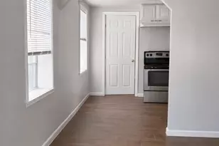 1901 40th St, Galveston, TX 77550 - Photo 5