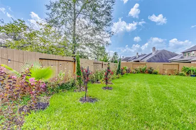 16214 Canova Hill Lane, Houston, TX 77044 - Photo 35