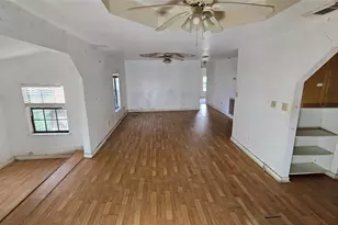 1509 N Ave S, Freeport, TX 77541 - Photo 9