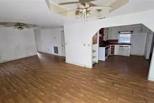 1509 N Ave S, Freeport, TX 77541 - Photo 5