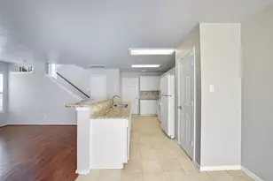 79 N Walden Elms Cir, The Woodlands, TX 77382 - Photo 9