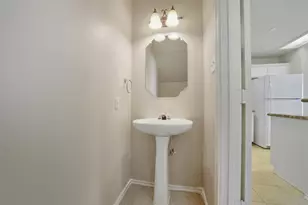 79 N Walden Elms Cir, The Woodlands, TX 77382 - Photo 19