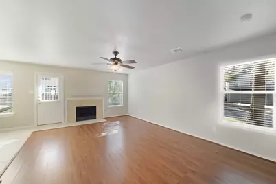 79 N Walden Elms Circle, The Woodlands, TX 77382 - Photo 7