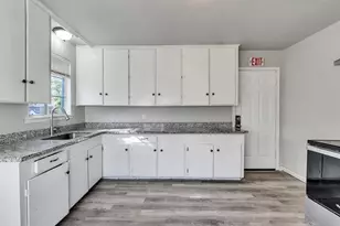 7622 S Hall St, Houston, TX 77028 - Photo 5