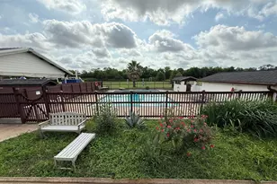 4309B Young St, Pasadena, TX 77504 - Photo 23