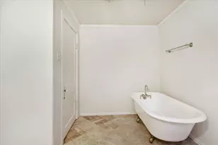 816 W Adoue St, Alvin, TX 77511 - Photo 27