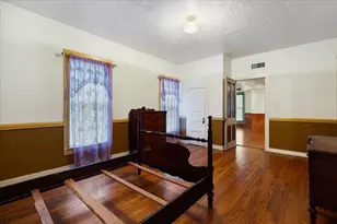 816 W Adoue St, Alvin, TX 77511 - Photo 21
