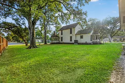 816 W Adoue Street, Alvin, TX 77511 - Photo 35