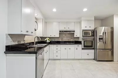 9333 Memorial Drive #301, Houston, TX 77024 - Photo 19