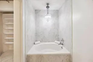 9333 Memorial Dr, Houston, TX 77024 - Photo 9