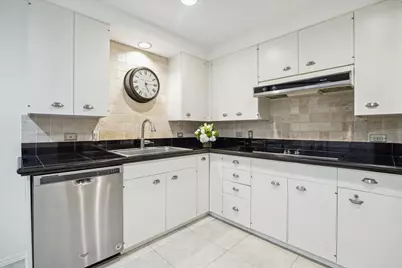 9333 Memorial Drive #301, Houston, TX 77024 - Photo 21