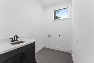 10070 Cedardale Dr, Houston, TX 77055 - Photo 9