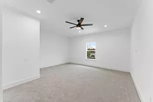 10070 Cedardale Dr, Houston, TX 77055 - Photo 25