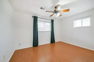 9713 Caffrey St, Houston, TX 77075 - Photo 17
