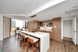 1300 Lamar St, Houston, TX 77010 - Photo 11