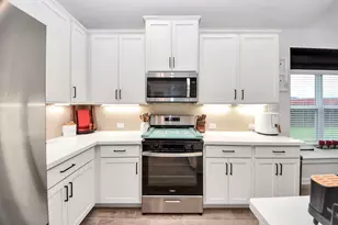 11206 Youngquist Dr, Baytown, TX 77535 - Photo 7