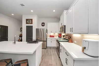 11206 Youngquist Drive, Baytown, TX 77535 - Photo 9