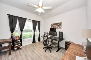 11206 Youngquist Dr, Baytown, TX 77535 - Photo 3