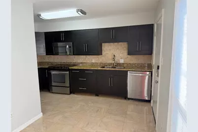 10328 Longmont Dr #47/1, Houston, TX 77042 - Photo 7