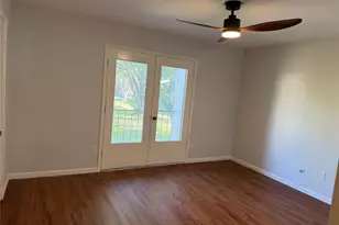 10328 Longmont Dr, Houston, TX 77042 - Photo 17