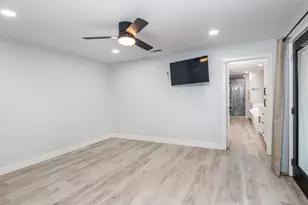 712 Clarence St, Tomball, TX 77375 - Photo 7