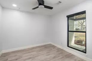 712 Clarence St, Tomball, TX 77375 - Photo 23