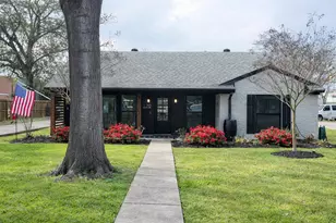 712 Clarence St, Tomball, TX 77375 - Photo 1