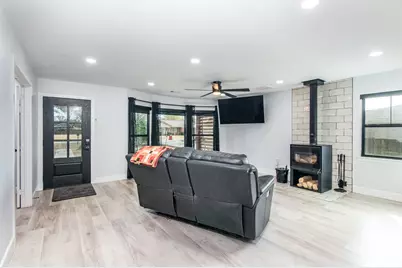 712 Clarence Street, Tomball, TX 77375 - Photo 13