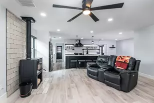 712 Clarence St, Tomball, TX 77375 - Photo 11