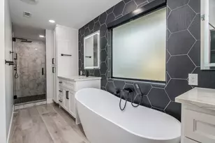 712 Clarence St, Tomball, TX 77375 - Photo 17