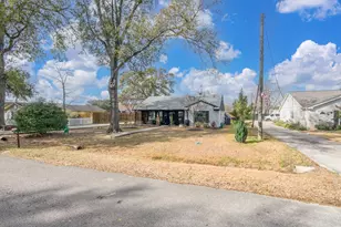 712 Clarence St, Tomball, TX 77375 - Photo 33