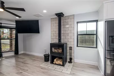 712 Clarence Street, Tomball, TX 77375 - Photo 3