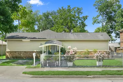 15 E Sterling Street, Baytown, TX 77520 - Photo 1