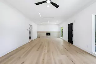 607 Marshall St, Houston, TX 77006 - Photo 9