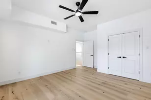 607 Marshall St, Houston, TX 77006 - Photo 13