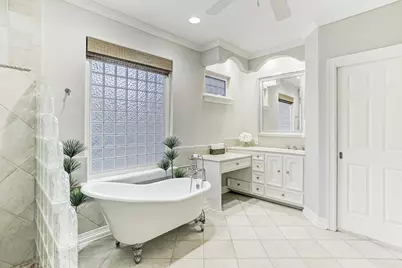 15807 Fleetwood Oaks Drive, Houston, TX 77079 - Photo 25